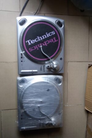 Numark TT1650 - Direct-drive Hi-Torque Battle and Club Turntable(U.K USED)pair