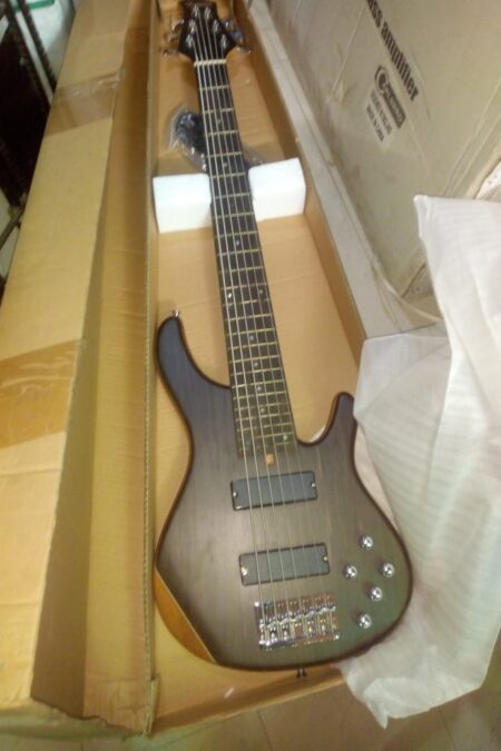 Ragweed 6 string active bass guitar