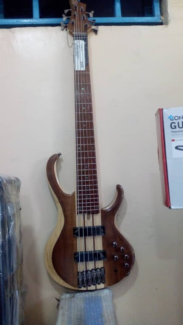 ibanez BTB467