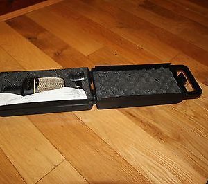 Yoga – YGM-120 Gold & Black Condenser Microphone