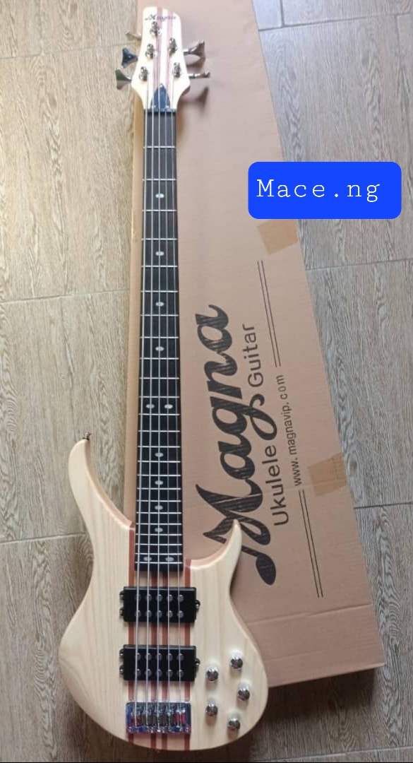Magna MH5 5 Strings Bass Active Guitar